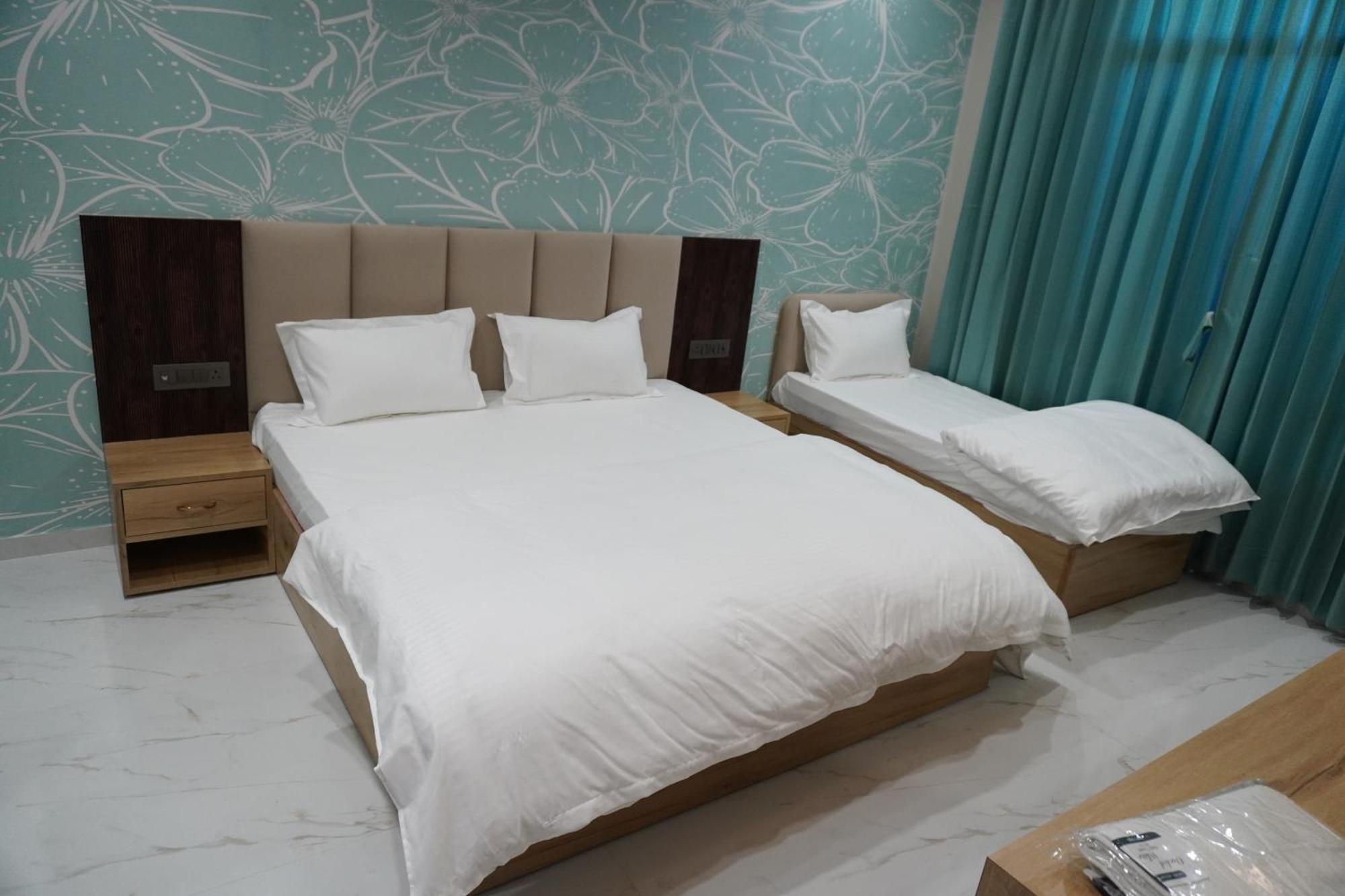 Hotel Heera Palace Khātu Eksteriør bilde