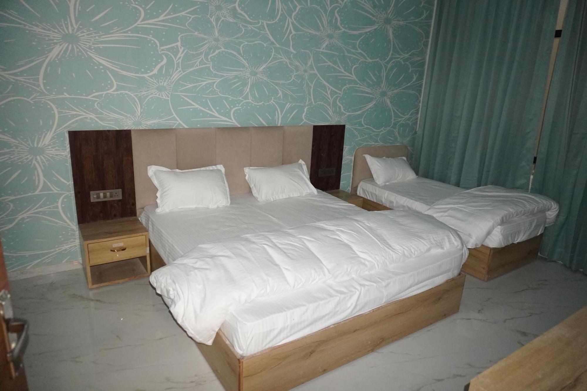 Hotel Heera Palace Khātu Eksteriør bilde