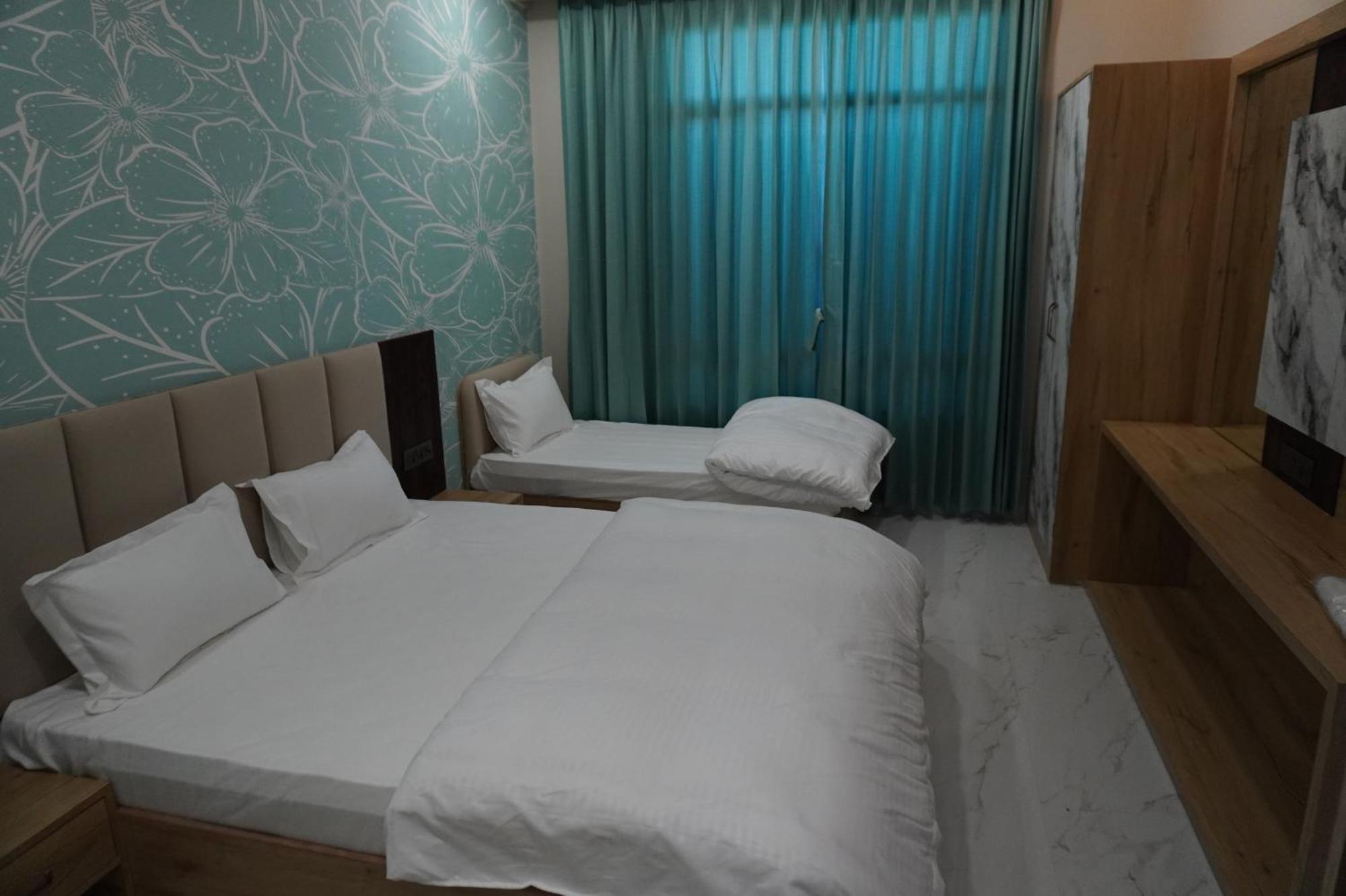 Hotel Heera Palace Khātu Eksteriør bilde