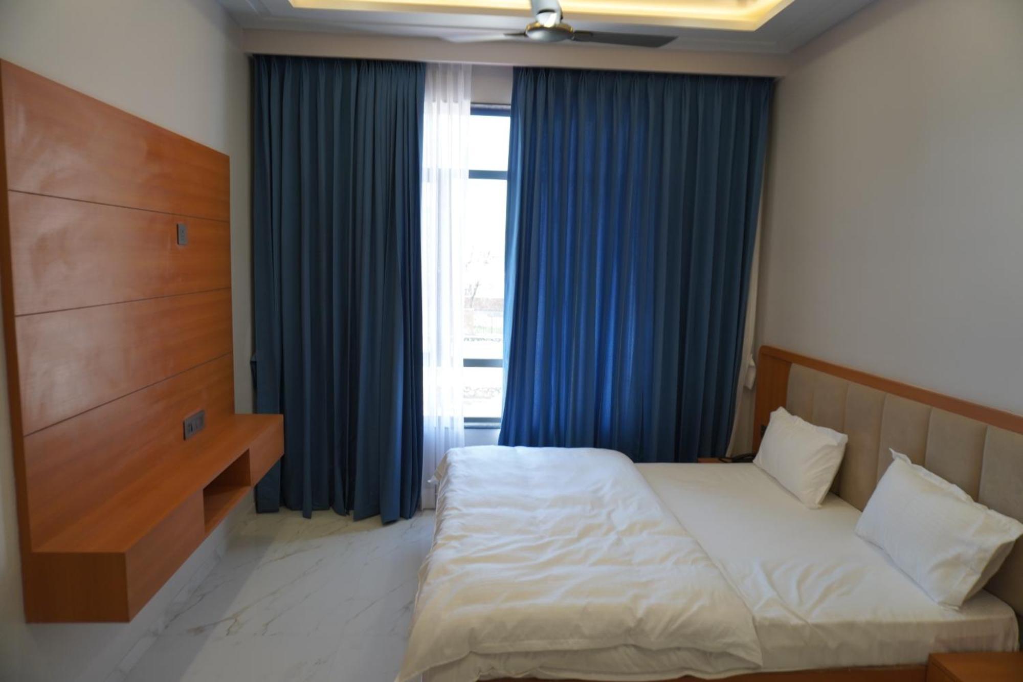 Hotel Heera Palace Khātu Eksteriør bilde